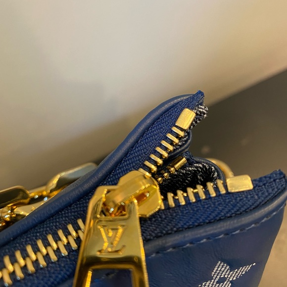 ⭐️🌟✨ NWT 2022 Edition RARE Louis Vuitton Denim Collection Coussins PM. - Picture 2 of 16